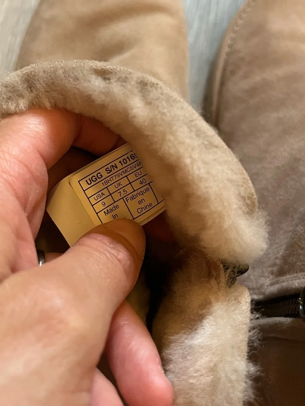 UGG Shearling Classic Zippered Bootie Size 40 / 9
